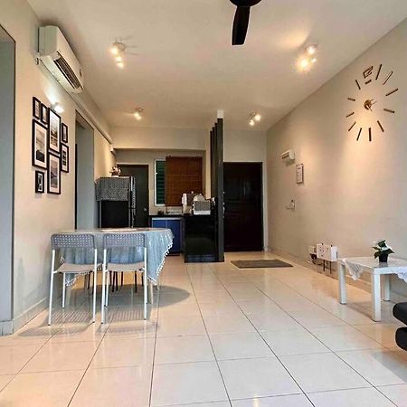 Moderm Spacious 6Pax S Pice Penang บายันเลอปาส ภายนอก รูปภาพ
