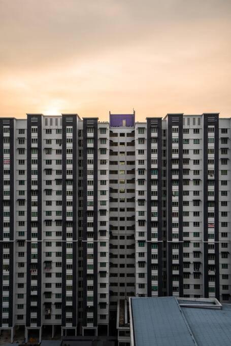 Moderm Spacious 6Pax S Pice Penang บายันเลอปาส ภายนอก รูปภาพ