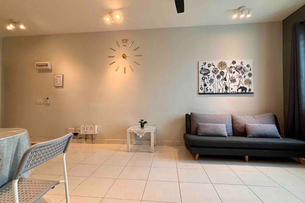 Moderm Spacious 6Pax S Pice Penang บายันเลอปาส ภายนอก รูปภาพ